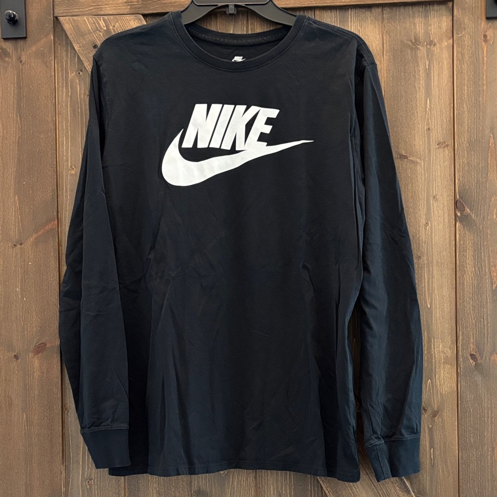 Nike Men's Long Sleeve Tee in Black and White